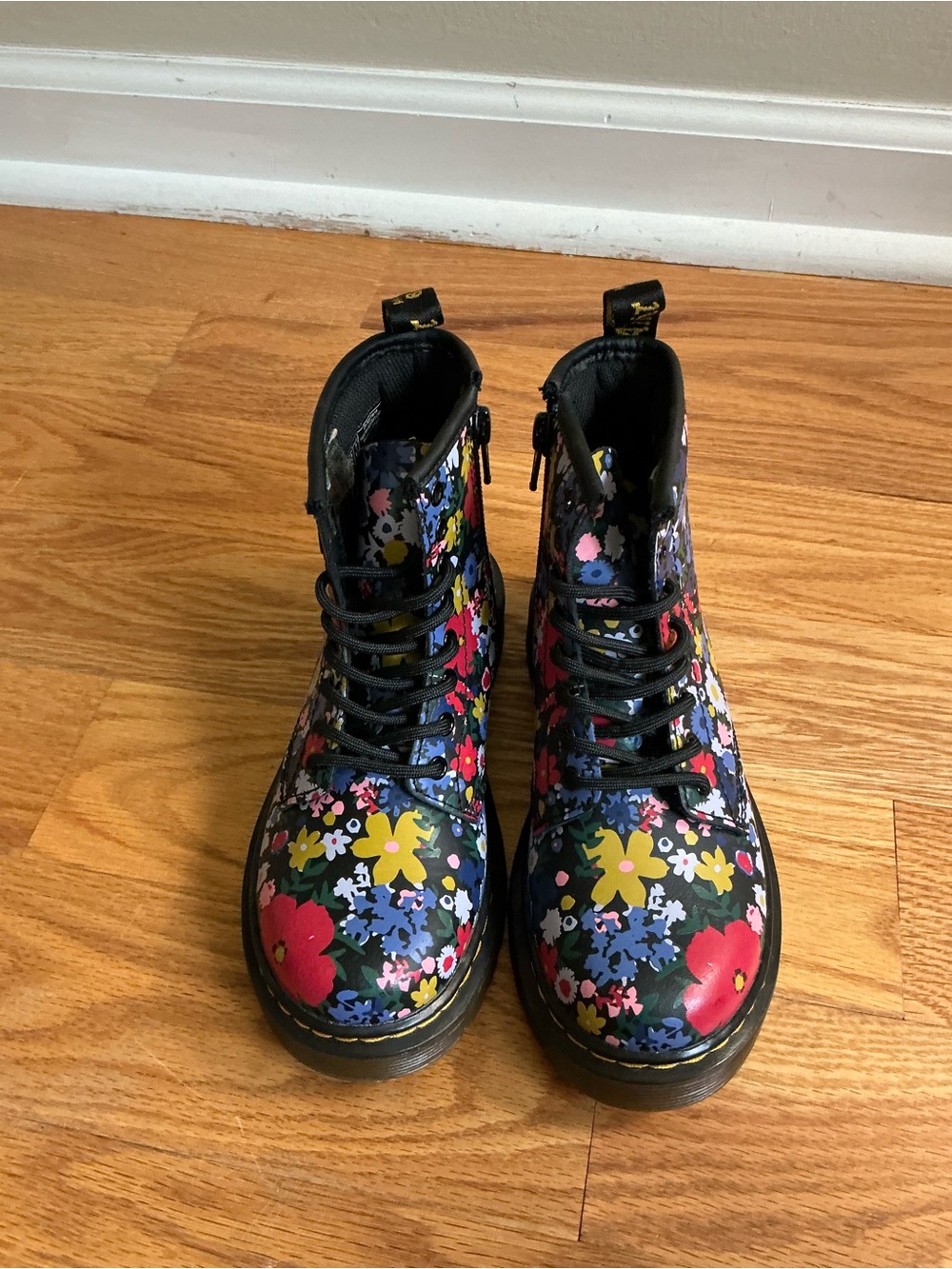 Dr. Martens Kids Black Floral Lace-Up Boot with Red & Blue Flowers. New. 13 US